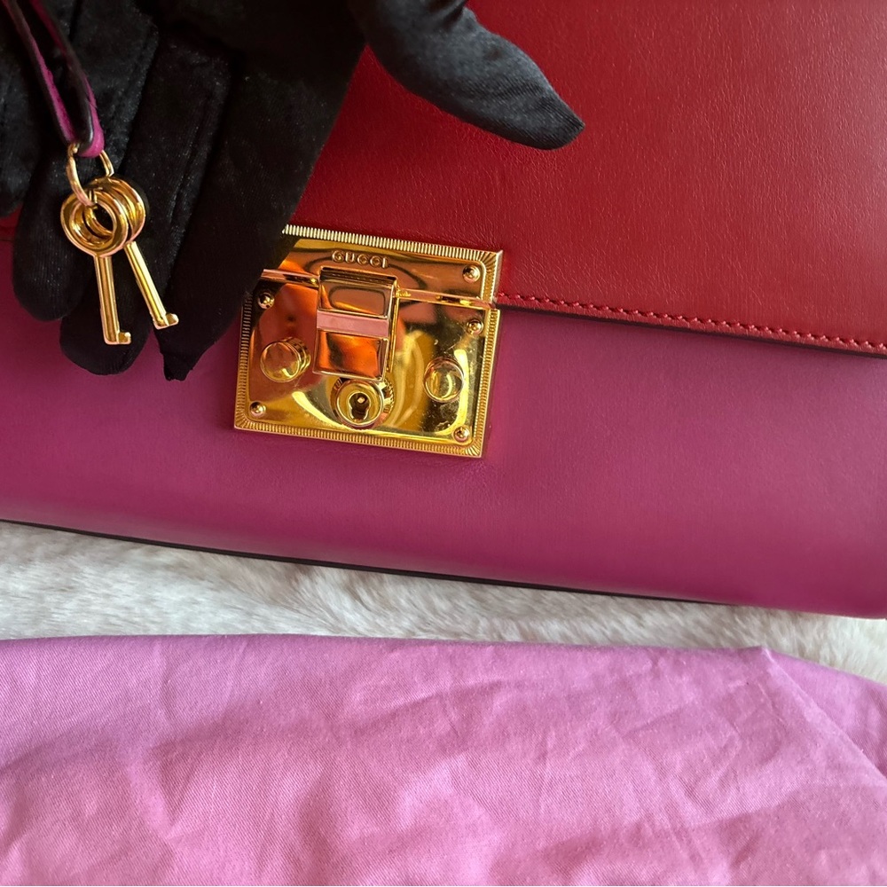 Large Gucci Pink & Red Leather Purse with Gold Lock/Key/Chain & COA - Picture 7 of 16